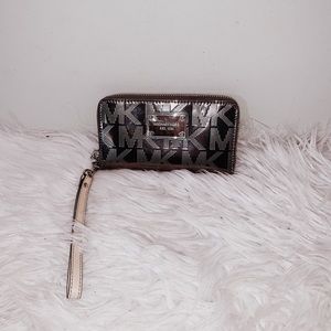 Michael Kors Wristlet Wallet
